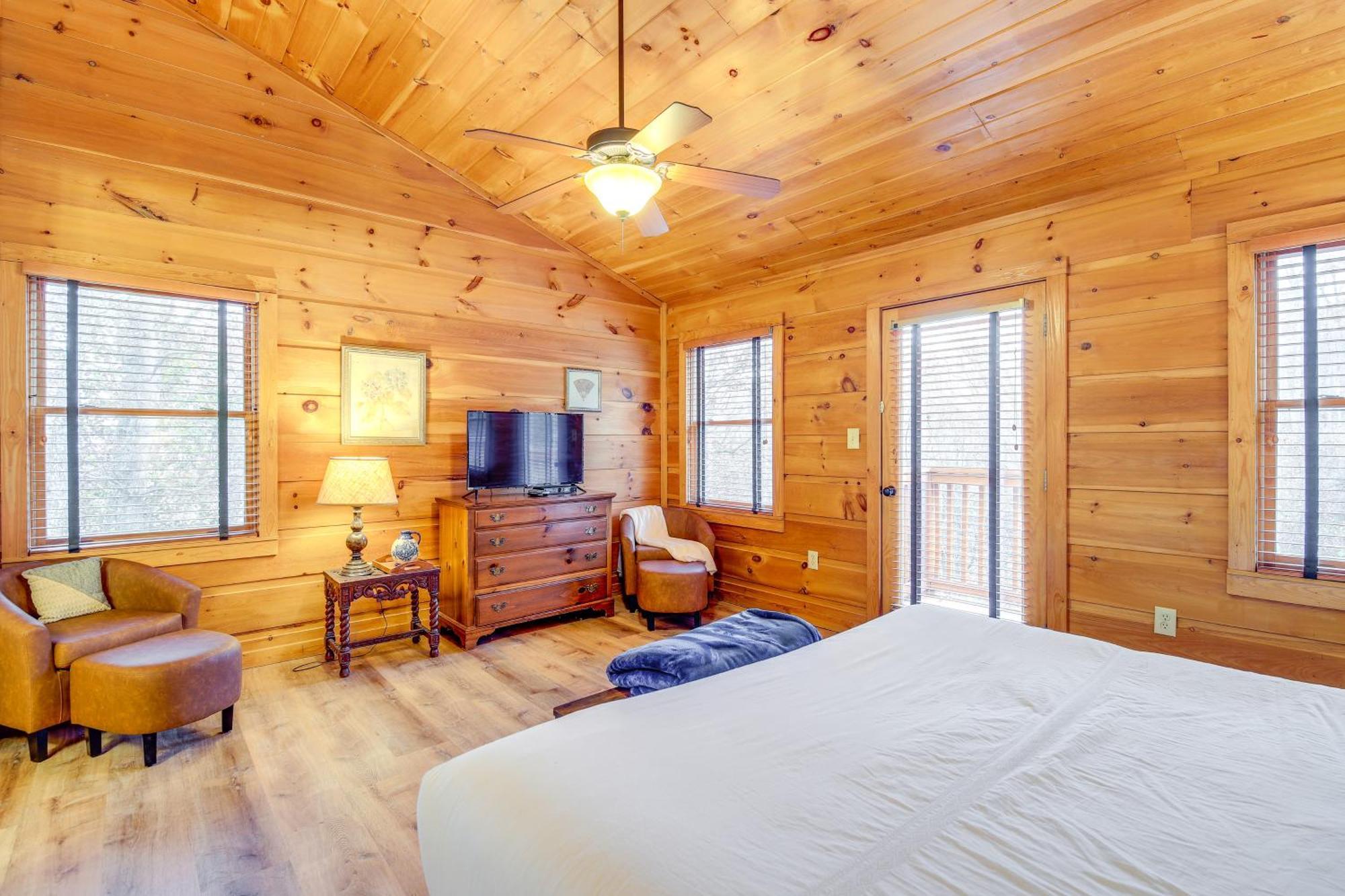 Pet-Friendly Gatlinburg Retreat With Hot Tub! Villa Buitenkant foto