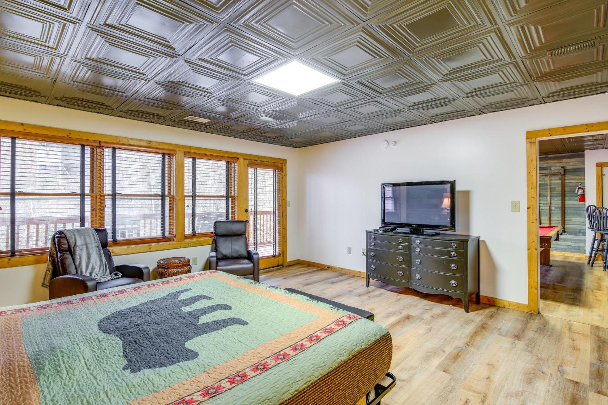 Pet-Friendly Gatlinburg Retreat With Hot Tub! Villa Buitenkant foto