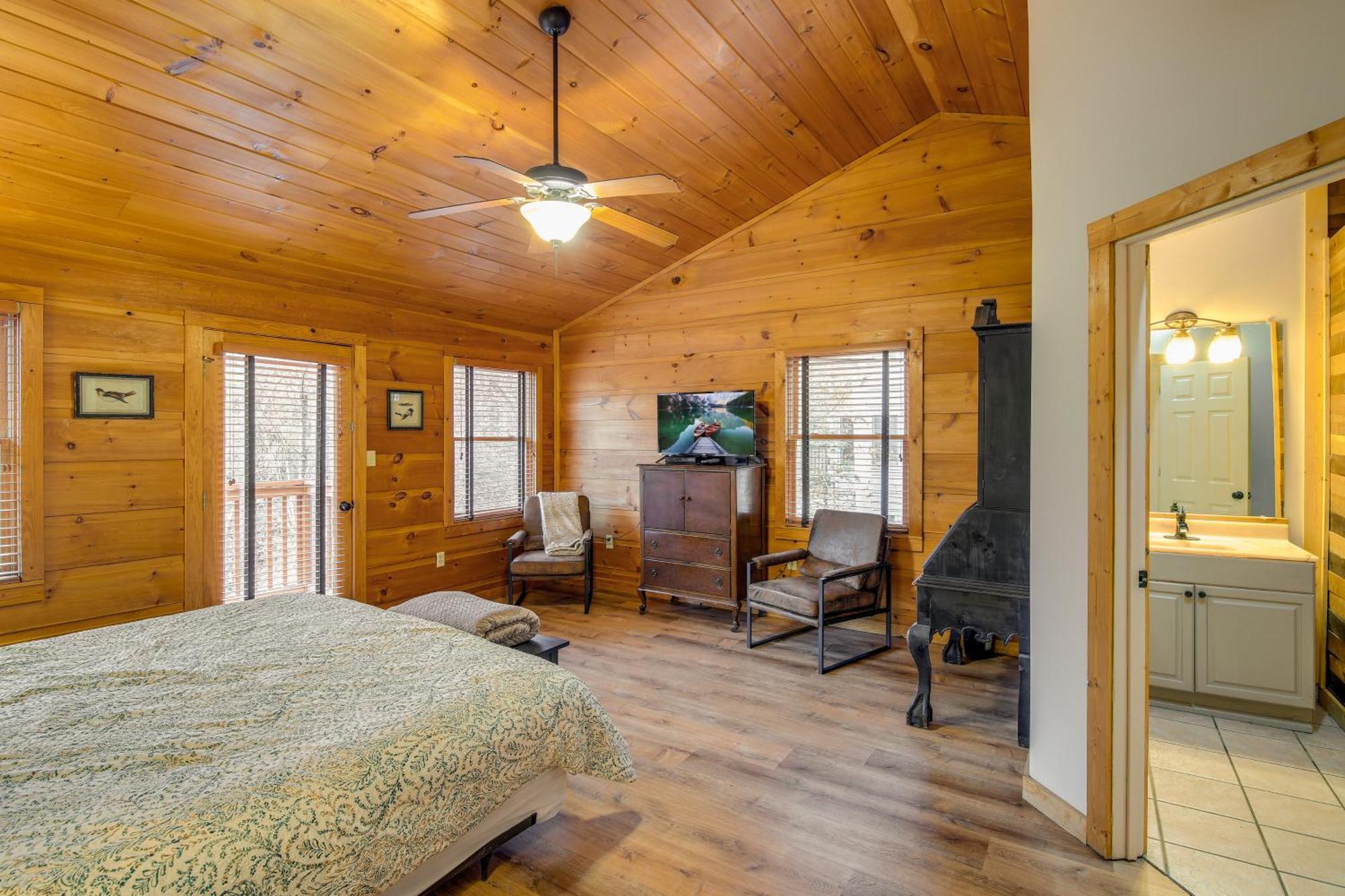 Pet-Friendly Gatlinburg Retreat With Hot Tub! Villa Buitenkant foto