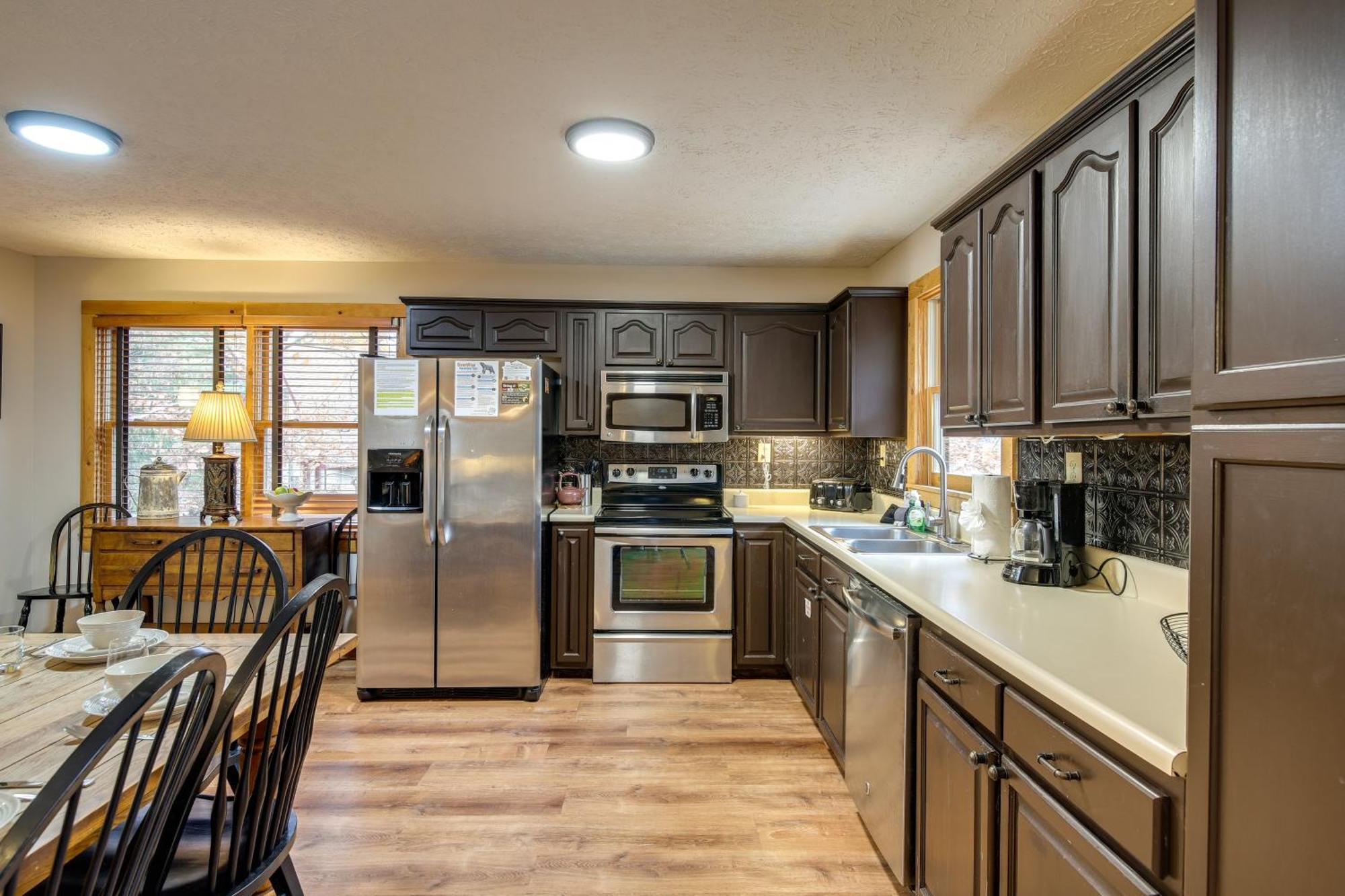 Pet-Friendly Gatlinburg Retreat With Hot Tub! Villa Buitenkant foto