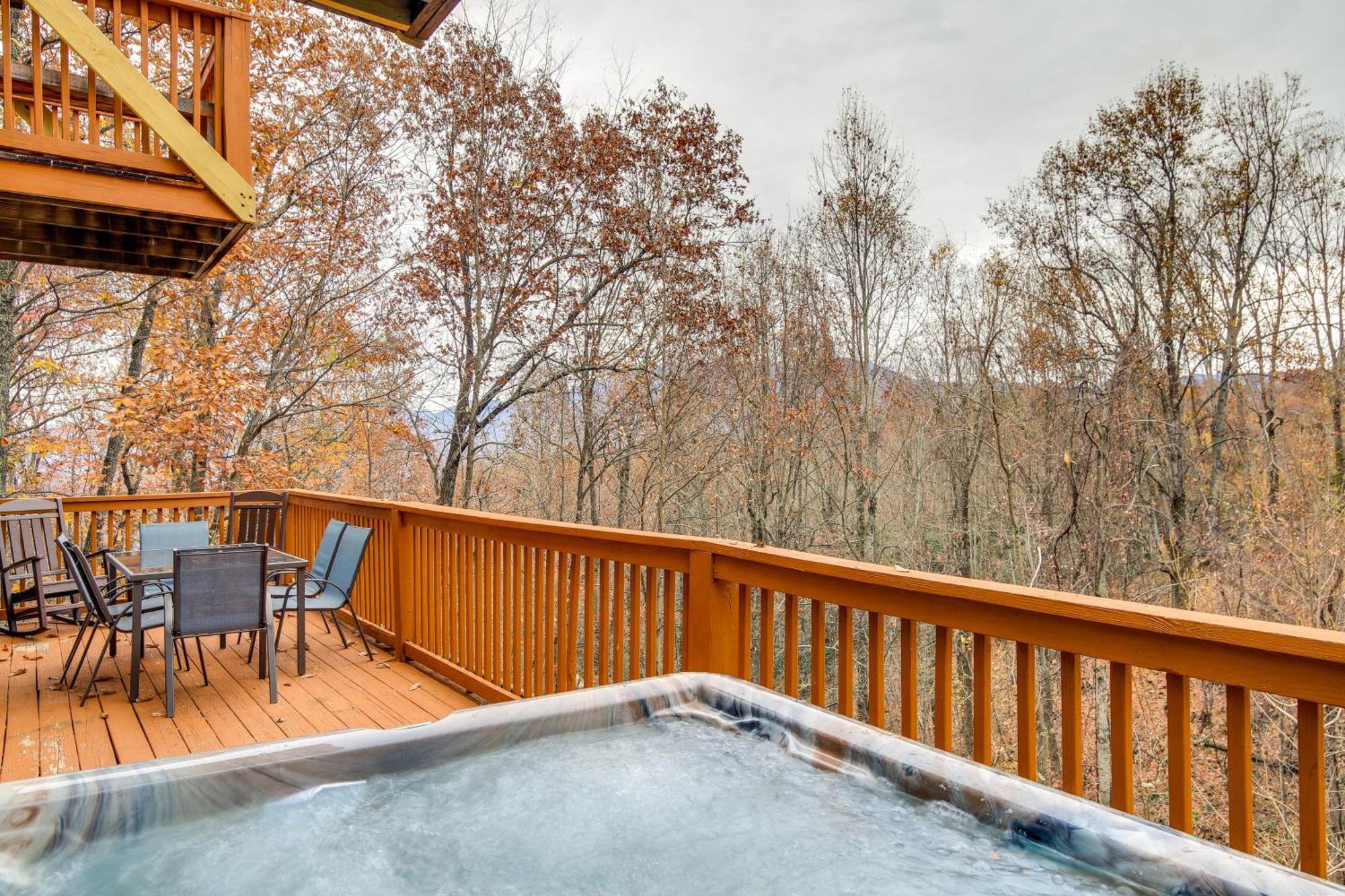 Pet-Friendly Gatlinburg Retreat With Hot Tub! Villa Buitenkant foto