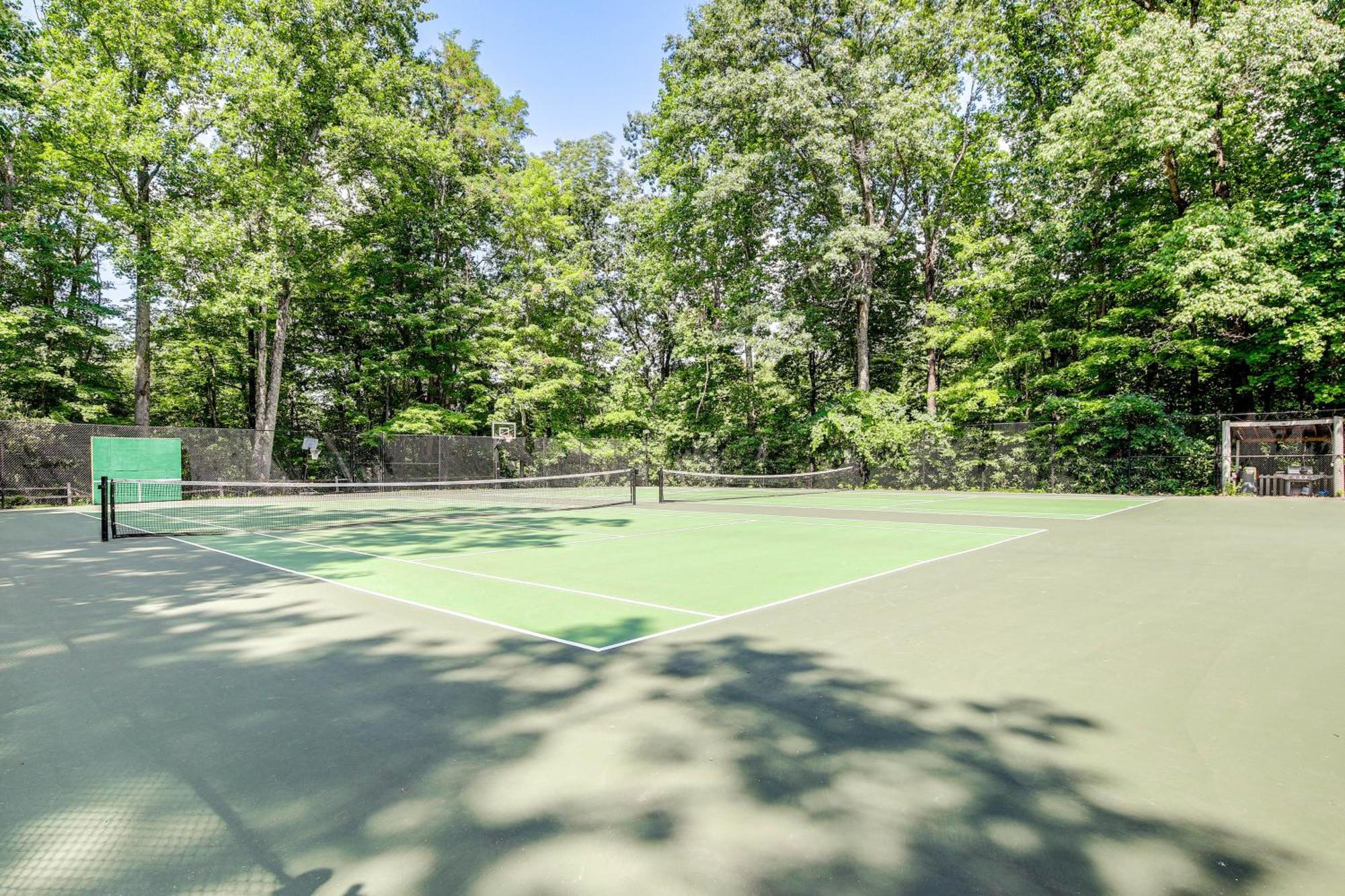 Pet-Friendly Gatlinburg Retreat With Hot Tub! Villa Buitenkant foto