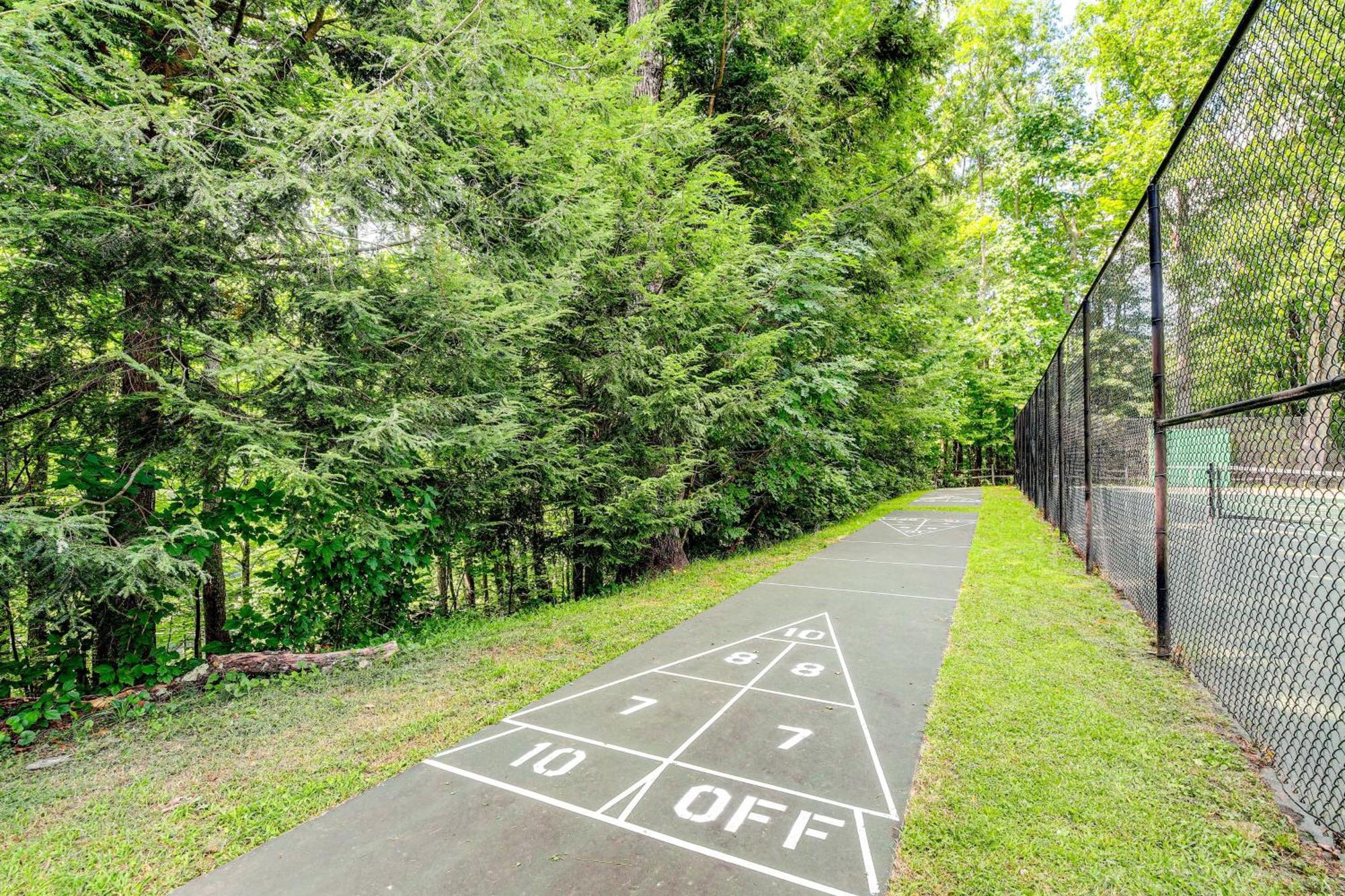 Pet-Friendly Gatlinburg Retreat With Hot Tub! Villa Buitenkant foto