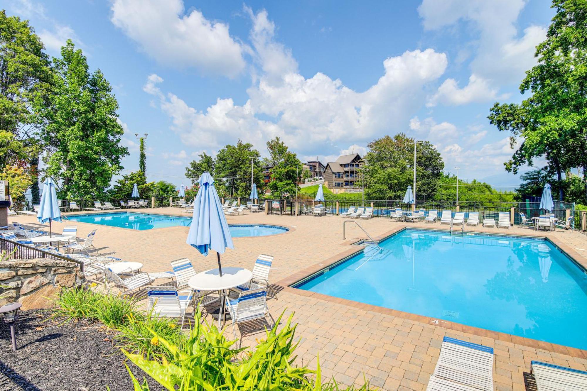 Pet-Friendly Gatlinburg Retreat With Hot Tub! Villa Buitenkant foto